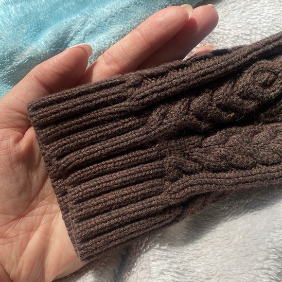 Jeanne Pierre Brown Women’s Sweater - Picture 2 of 4